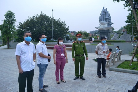TP Yên Bái thực hiện giãn cách xã hội khu vực công cộng - Ảnh 1. TP Yên Bái thực hiện giãn cách xã hội khu vực công cộng - Ảnh 1.