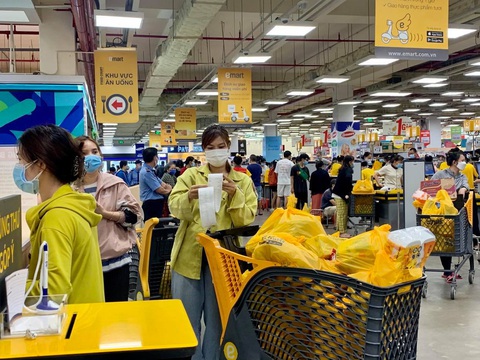 Siêu thị vẫn dồi dào hàng trước giờ TP.HCM giãn cách, đơn hàng online tăng đột biến - Ảnh 1. Siêu thị vẫn dồi dào hàng trước giờ TP.HCM giãn cách, đơn hàng online tăng đột biến - Ảnh 1.