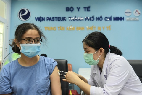 Huy động mọi nguồn lực mua vắc xin - Ảnh 2. Huy động mọi nguồn lực mua vắc xin - Ảnh 2.