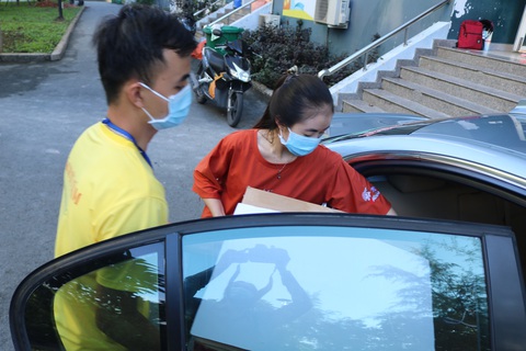 Ký túc xá thành khu cách ly, dân mở cửa đón sinh viên vào trọ - Ảnh 2. Ký túc xá thành khu cách ly, dân mở cửa đón sinh viên vào trọ - Ảnh 2.