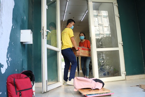 Ký túc xá thành khu cách ly, dân mở cửa đón sinh viên vào trọ - Ảnh 8. Ký túc xá thành khu cách ly, dân mở cửa đón sinh viên vào trọ - Ảnh 8.