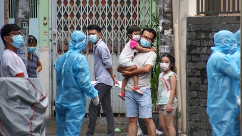 Hỗ trợ công nhân dừng việc vì COVID-19 - Ảnh 1. Hỗ trợ công nhân dừng việc vì COVID-19 - Ảnh 1.