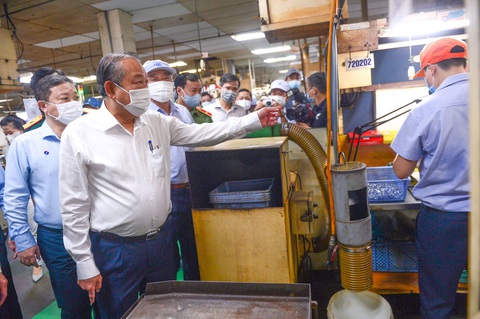 Phó thủ tướng Trương Hòa Bình kiểm tra công tác chống dịch COVID-19 tại TP.HCM - Ảnh 6. Phó thủ tướng Trương Hòa Bình kiểm tra công tác chống dịch COVID-19 tại TP.HCM - Ảnh 6.