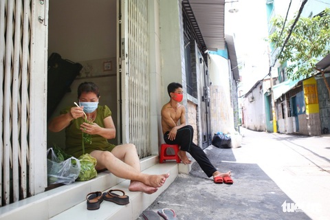 Quận Gò Vấp trong sáng ngày đầu giãn cách xã hội - Ảnh 8. Quận Gò Vấp trong sáng ngày đầu giãn cách xã hội - Ảnh 8.
