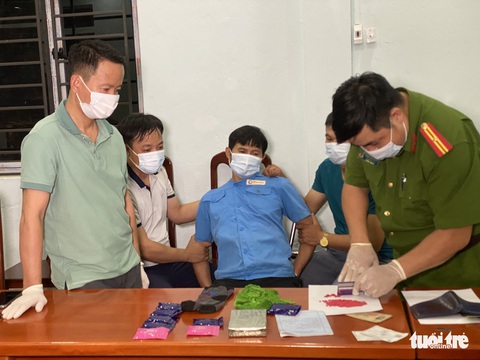 Bắt cựu chủ tịch xã mua bán trái phép hàng nghìn viên ma túy tổng hợp - Ảnh 2. Bắt cựu chủ tịch xã mua bán trái phép hàng nghìn viên ma túy tổng hợp - Ảnh 2.