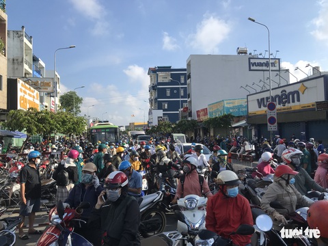 Chủ tịch UBND quận Gò Vấp: Hôm nay người dân tạm đi lại bình thường, phải khai báo y tế - Ảnh 2. Chủ tịch UBND quận Gò Vấp: Hôm nay người dân tạm đi lại bình thường, phải khai báo y tế - Ảnh 2.