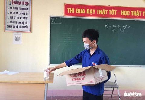 Nghệ An, Hà Tĩnh khử khuẩn toàn bộ trường thi vào lớp 10 - Ảnh 3. Nghệ An, Hà Tĩnh khử khuẩn toàn bộ trường thi vào lớp 10 - Ảnh 3.