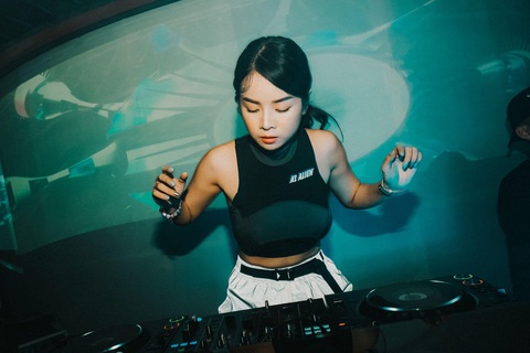 Nghề DJ điêu đứng giữa mùa dịch - Ảnh 1. Nghề DJ điêu đứng giữa mùa dịch - Ảnh 1.