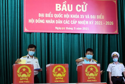 Cử tri hải quân, cảnh sát biển đi bầu cử sớm ở Vũng Tàu - Ảnh 1. Cử tri hải quân, cảnh sát biển đi bầu cử sớm ở Vũng Tàu - Ảnh 1.