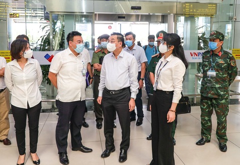 Hà Nội cảnh báo nguy cơ dịch bệnh COVID-19 đang ở mức rất cao - Ảnh 1. Hà Nội cảnh báo nguy cơ dịch bệnh COVID-19 đang ở mức rất cao - Ảnh 1.