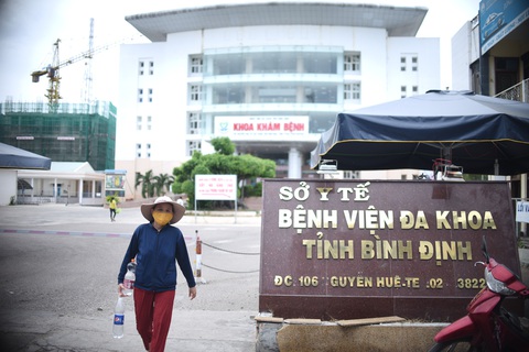 Cách ly 6 thành viên trong một gia đình tiếp xúc với bệnh nhân số 2982 - Ảnh 1. Cách ly 6 thành viên trong một gia đình tiếp xúc với bệnh nhân số 2982 - Ảnh 1.