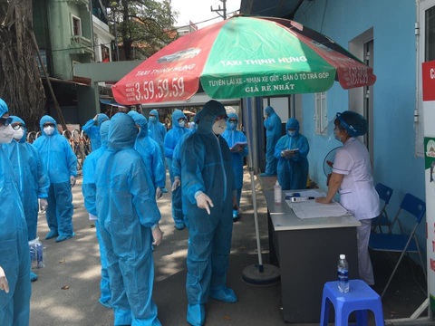 Tin khẩn của Bộ Y tế: Từ hôm nay cách ly tập trung dài hơn 14 ngày - Ảnh 1. Tin khẩn của Bộ Y tế: Từ hôm nay cách ly tập trung dài hơn 14 ngày - Ảnh 1.