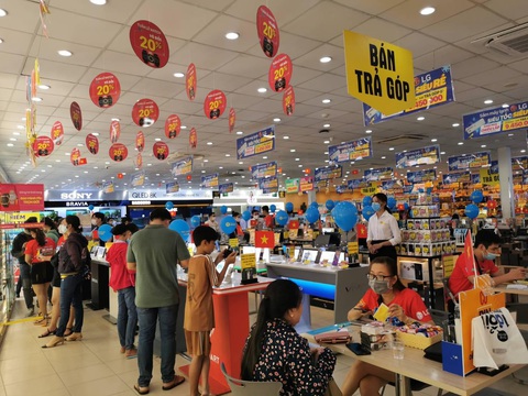 Doanh thu Thế Giới Di Động tăng 200%, đạt gần 1.900 tỉ chỉ trong 5 ngày nghỉ lễ - Ảnh 1. Doanh thu Thế Giới Di Động tăng 200%, đạt gần 1.900 tỉ chỉ trong 5 ngày nghỉ lễ - Ảnh 1.