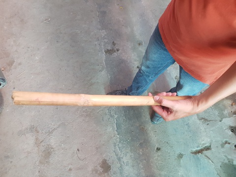 Thực hư chuyện bé trai bị cha bạo hành ép đi bán vé số ở Hóc Môn - Ảnh 2. Thực hư chuyện bé trai bị cha bạo hành ép đi bán vé số ở Hóc Môn - Ảnh 2.