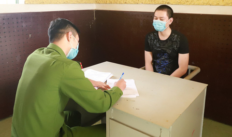 Mua bán cầu thủ trong game mà lừa được 34 tỉ đồng - Ảnh 1. Mua bán cầu thủ trong game mà lừa được 34 tỉ đồng - Ảnh 1.
