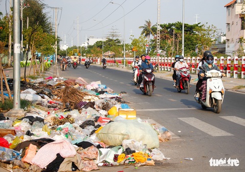Đường Sài Gòn đâu phải bãi rác, rác ở đâu cứ mọc ra đống đống? - Ảnh 2. Đường Sài Gòn đâu phải bãi rác, rác ở đâu cứ mọc ra đống đống? - Ảnh 2.