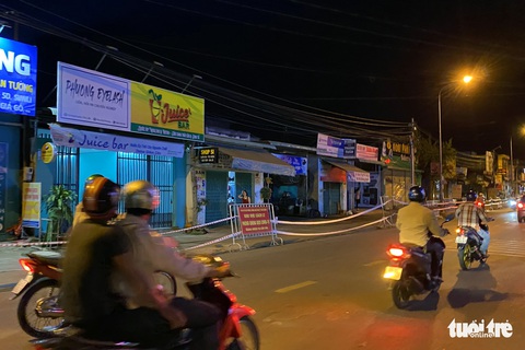 Phong tỏa đoạn đường trước nhà ca dương tính COVID-19 ở Long Khánh 21 ngày - Ảnh 1. Phong tỏa đoạn đường trước nhà ca dương tính COVID-19 ở Long Khánh 21 ngày - Ảnh 1.