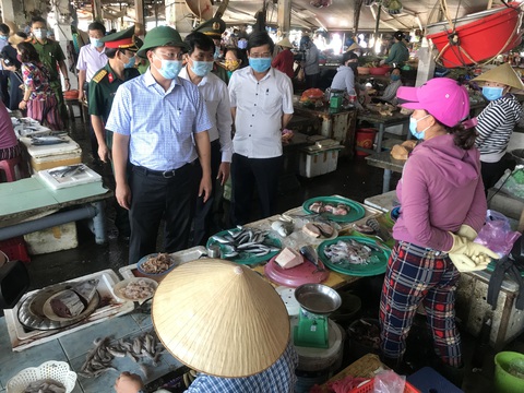 Có 2 ca dương tính, Quảng Nam yêu cầu xét nghiệm diện rộng ở Hội An - Ảnh 1. Có 2 ca dương tính, Quảng Nam yêu cầu xét nghiệm diện rộng ở Hội An - Ảnh 1.