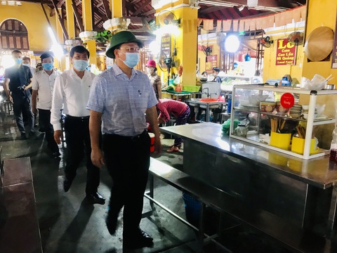 Có 2 ca dương tính, Quảng Nam yêu cầu xét nghiệm diện rộng ở Hội An - Ảnh 2. Có 2 ca dương tính, Quảng Nam yêu cầu xét nghiệm diện rộng ở Hội An - Ảnh 2.