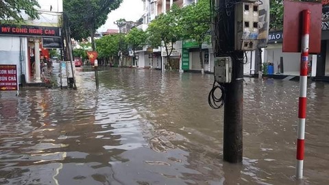 Miền Bắc mưa lớn, TP Thái Nguyên, Bắc Giang ngập gần nửa mét - Ảnh 1. Miền Bắc mưa lớn, TP Thái Nguyên, Bắc Giang ngập gần nửa mét - Ảnh 1.