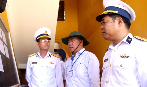 Huyện Trường Sa thực hiện 2 đợt bầu cử - Ảnh 1. Huyện Trường Sa thực hiện 2 đợt bầu cử - Ảnh 1.