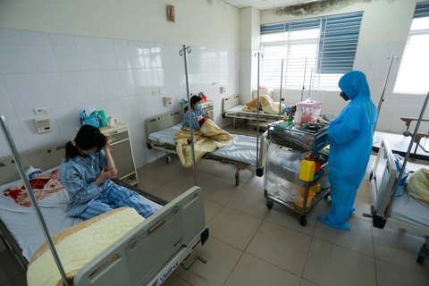 Thêm một ca COVID-19 ở Bệnh viện Bệnh nhiệt đới trung ương từng đi đám cưới nhà hàng - Ảnh 1. Thêm một ca COVID-19 ở Bệnh viện Bệnh nhiệt đới trung ương từng đi đám cưới nhà hàng - Ảnh 1.