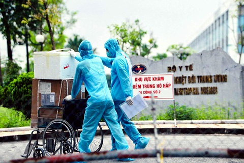 Giải cứu ngay bệnh viện tuyến đầu - Ảnh 3. Giải cứu ngay bệnh viện tuyến đầu - Ảnh 3.