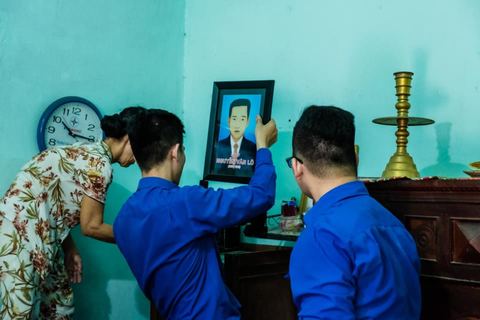 Sinh viên phục hồi 20 di ảnh Mẹ Việt Nam anh hùng, liệt sĩ - Ảnh 4. Sinh viên phục hồi 20 di ảnh Mẹ Việt Nam anh hùng, liệt sĩ - Ảnh 4.