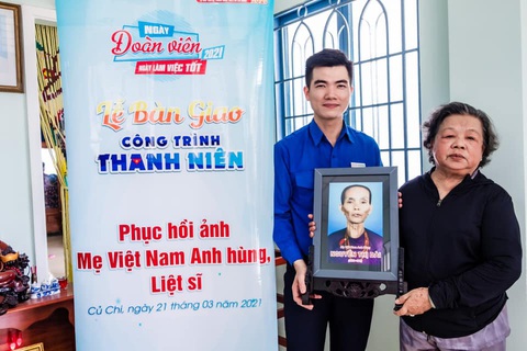 Sinh viên phục hồi 20 di ảnh Mẹ Việt Nam anh hùng, liệt sĩ - Ảnh 3. Sinh viên phục hồi 20 di ảnh Mẹ Việt Nam anh hùng, liệt sĩ - Ảnh 3.