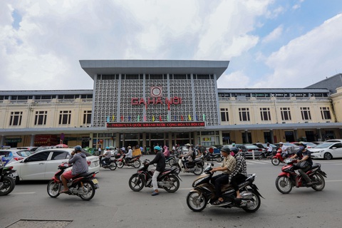 Tạm dừng chạy tàu từ Hà Nội đi Lào Cai, giảm tàu đi Hải Phòng, Vinh - Ảnh 1. Tạm dừng chạy tàu từ Hà Nội đi Lào Cai, giảm tàu đi Hải Phòng, Vinh - Ảnh 1.