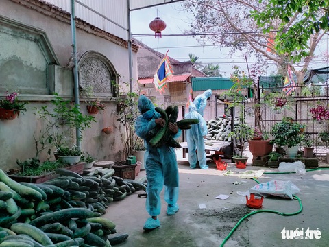 Những ngày bố đi về mà không hôn con nữa... - Ảnh 1. Những ngày bố đi về mà không hôn con nữa... - Ảnh 1.