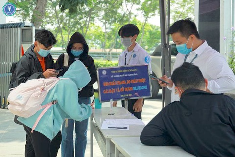 Nhiều trường đại học tiếp tục dạy online, có trường tăng cường dạy cả ngày lẫn đêm - Ảnh 1. Nhiều trường đại học tiếp tục dạy online, có trường tăng cường dạy cả ngày lẫn đêm - Ảnh 1.