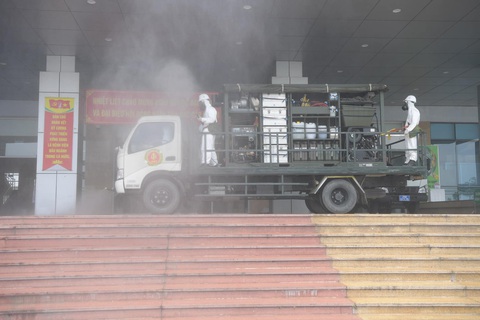 NÓNG: 4 học sinh lớp 12 mắc COVID-19 - Ảnh 1. NÓNG: 4 học sinh lớp 12 mắc COVID-19 - Ảnh 1.