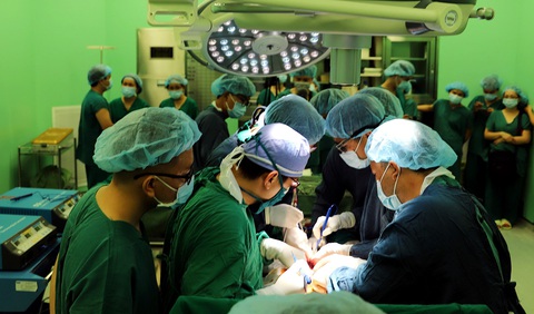 Ghép tạng xuyên đêm, cứu sống 4 người - Ảnh 1. Ghép tạng xuyên đêm, cứu sống 4 người - Ảnh 1.