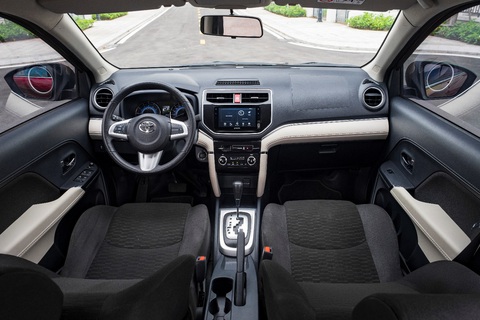 Toyota Việt Nam tặng 1 năm bảo hiểm cho khách hàng mua Rush - Ảnh 2. Toyota Việt Nam tặng 1 năm bảo hiểm cho khách hàng mua Rush - Ảnh 2.