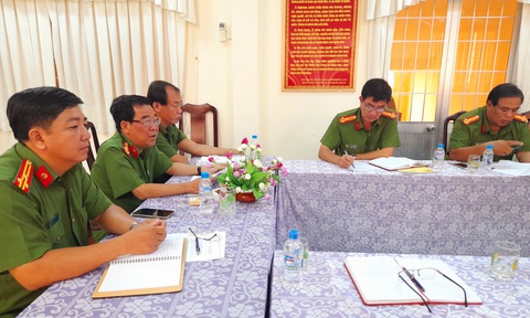 Đi ăn tiệc, bị trộm cạy két sắt lấy tiền, vàng đến 5 tỉ đồng - Ảnh 1. Đi ăn tiệc, bị trộm cạy két sắt lấy tiền, vàng đến 5 tỉ đồng - Ảnh 1.