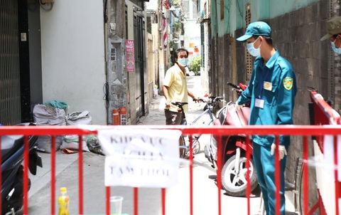 Ca tái dương tính ở quận 3: 38 mẫu cùng nhà bệnh nhân âm tính, 254 mẫu khác chờ kết quả - Ảnh 1. Ca tái dương tính ở quận 3: 38 mẫu cùng nhà bệnh nhân âm tính, 254 mẫu khác chờ kết quả - Ảnh 1.