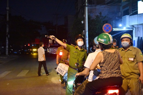 Cháy lớn nhà dân ở quận 11 - TP.HCM, 8 người chết - Ảnh 13. Cháy lớn nhà dân ở quận 11 - TP.HCM, 8 người chết - Ảnh 13.