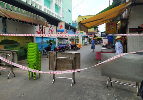 TP.HCM khoanh vùng khu ẩm thực Hồ Thị Kỷ sau ca tái dương tính COVID-19 - Ảnh 1. TP.HCM khoanh vùng khu ẩm thực Hồ Thị Kỷ sau ca tái dương tính COVID-19 - Ảnh 1.