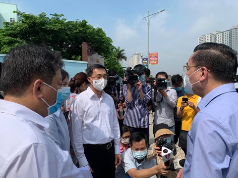 10 ca dương tính tại Bệnh viện K, chủ tịch Hà Nội yêu cầu cách ly cả 3 cơ sở của bệnh viện - Ảnh 6. 10 ca dương tính tại Bệnh viện K, chủ tịch Hà Nội yêu cầu cách ly cả 3 cơ sở của bệnh viện - Ảnh 6.
