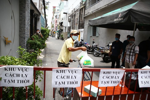 TP.HCM khoanh vùng khu ẩm thực Hồ Thị Kỷ sau ca tái dương tính COVID-19 - Ảnh 3. TP.HCM khoanh vùng khu ẩm thực Hồ Thị Kỷ sau ca tái dương tính COVID-19 - Ảnh 3.