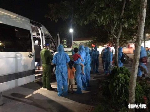 Ca COVID-19 ở Nghệ An đi khắp nơi: làm căn cước, ăn sáng gặp nhiều người, ra bãi biển với 16 người - Ảnh 1. Ca COVID-19 ở Nghệ An đi khắp nơi: làm căn cước, ăn sáng gặp nhiều người, ra bãi biển với 16 người - Ảnh 1.