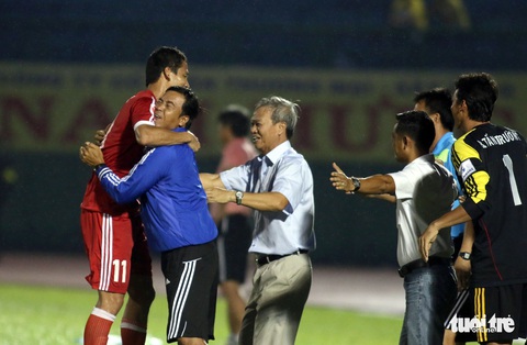 Những hình ảnh cố HLV Lê Thụy Hải với 3 chức vô địch V-League cùng B.Bình Dương - Ảnh 8. Những hình ảnh cố HLV Lê Thụy Hải với 3 chức vô địch V-League cùng B.Bình Dương - Ảnh 8.
