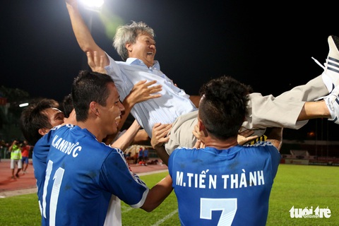 Những hình ảnh cố HLV Lê Thụy Hải với 3 chức vô địch V-League cùng B.Bình Dương - Ảnh 9. Những hình ảnh cố HLV Lê Thụy Hải với 3 chức vô địch V-League cùng B.Bình Dương - Ảnh 9.