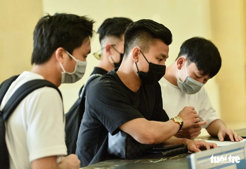 Xuân Trường tranh thủ về thăm vợ sắp cưới trước khi hội quân cùng tuyển Việt Nam - Ảnh 2. Xuân Trường tranh thủ về thăm vợ sắp cưới trước khi hội quân cùng tuyển Việt Nam - Ảnh 2.