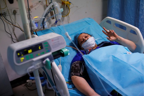 Bác sĩ Ấn Độ ở Mỹ lòng như lửa đốt, tiếp sức quê nhà từ xa - Ảnh 1. Bác sĩ Ấn Độ ở Mỹ lòng như lửa đốt, tiếp sức quê nhà từ xa - Ảnh 1.