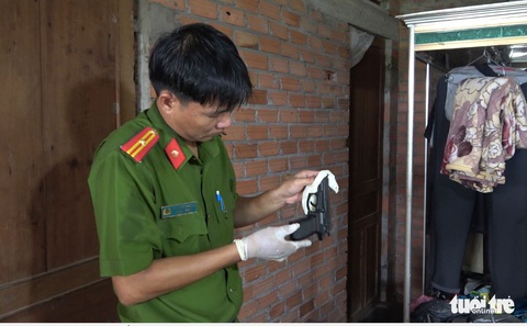 Bắt nhóm mang theo súng chuyên cưỡng đoạt tài sản của người dân - Ảnh 2. Bắt nhóm mang theo súng chuyên cưỡng đoạt tài sản của người dân - Ảnh 2.