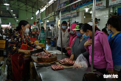 Xét nghiệm tiểu thương không ai nhiễm COVID-19, Đà Nẵng mở lại chợ Đống Đa - Ảnh 1. Xét nghiệm tiểu thương không ai nhiễm COVID-19, Đà Nẵng mở lại chợ Đống Đa - Ảnh 1.