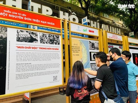 Vụ kiện da cam - Một nguyên đơn - Triệu nạn nhân tại Đường sách TP.HCM - Ảnh 3. Vụ kiện da cam - Một nguyên đơn - Triệu nạn nhân tại Đường sách TP.HCM - Ảnh 3.