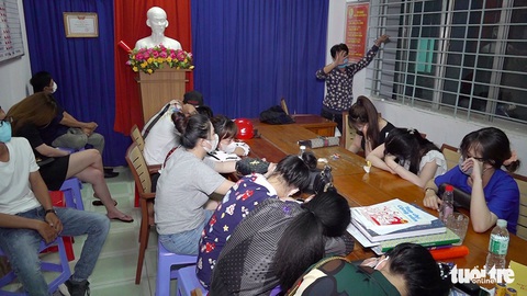 Phát hiện công an, 24 khách hát karaoke T3 tháo chạy cửa sau - Ảnh 3. Phát hiện công an, 24 khách hát karaoke T3 tháo chạy cửa sau - Ảnh 3.